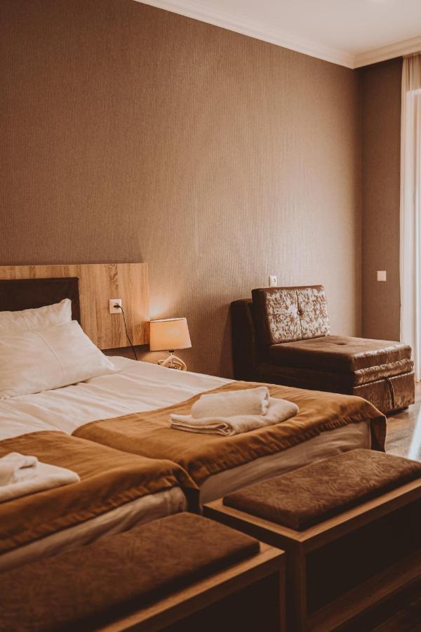 Suntower Hotel メスティア エクステリア 写真