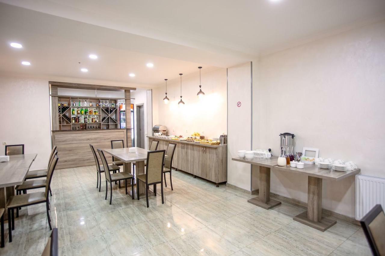Suntower Hotel メスティア エクステリア 写真